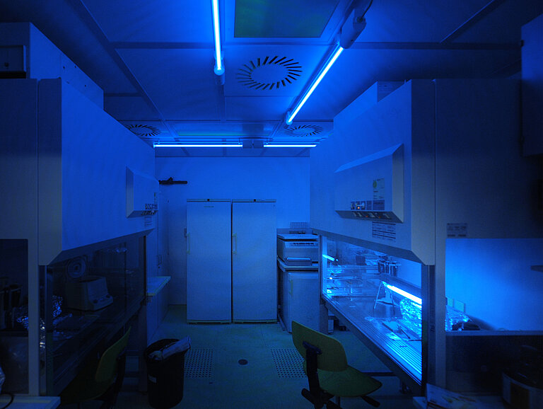 20_ancient_DNA_extraction_lab.jpg  