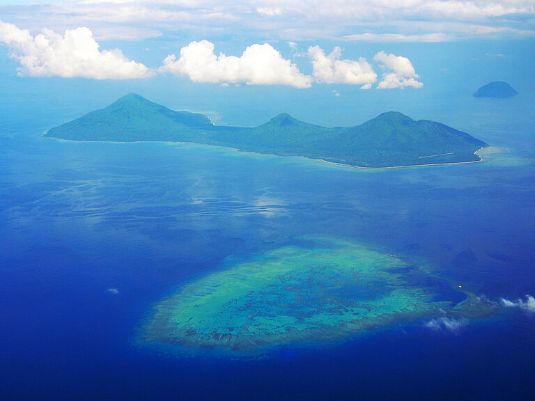 Emae, Cook Reef, and Makura (Vanuatu).