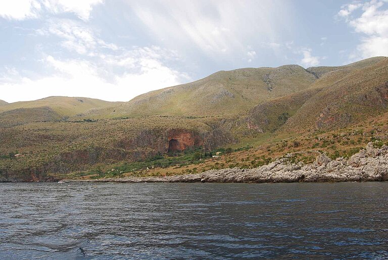 View_of_Grotta_dell_Uzzo_web_01.jpg  