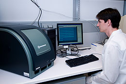 laboratory01.jpg  