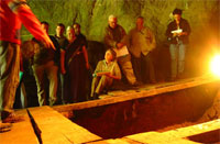 2010-03-24_archaeologists.jpg  