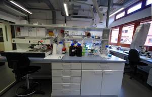 facilities_lab.jpg
